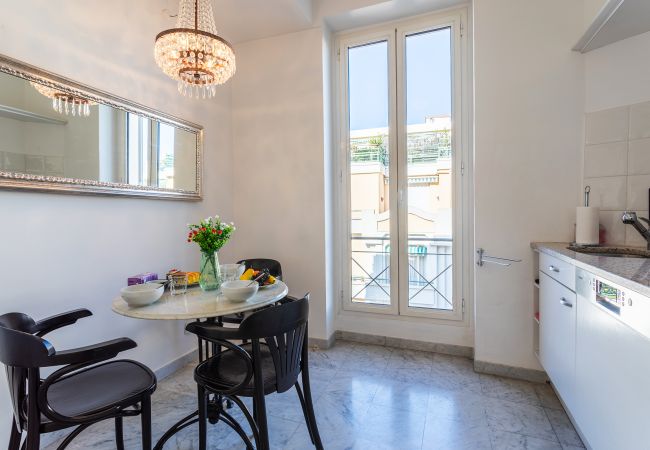 Appartement à Nice - Appartement Ambassador Palace avec balcon by Riviera Holiday Homes Appartement à Nice - Appartement Ambassador Palace avec balcon by Riviera Holiday Homes