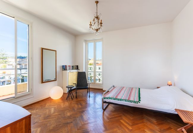 Appartement à Nice - Appartement Ambassador Palace avec balcon by Riviera Holiday Homes Appartement à Nice - Appartement Ambassador Palace avec balcon by Riviera Holiday Homes