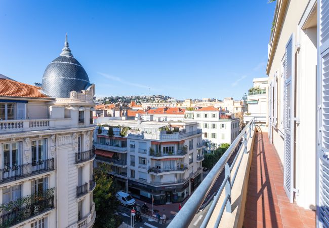 Appartement à Nice - Appartement Ambassador Palace avec balcon by Riviera Holiday Homes Appartement à Nice - Appartement Ambassador Palace avec balcon by Riviera Holiday Homes