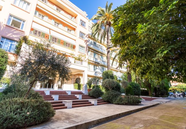 Appartement à Nice - Appartement Ambassador Palace avec balcon by Riviera Holiday Homes Appartement à Nice - Appartement Ambassador Palace avec balcon by Riviera Holiday Homes