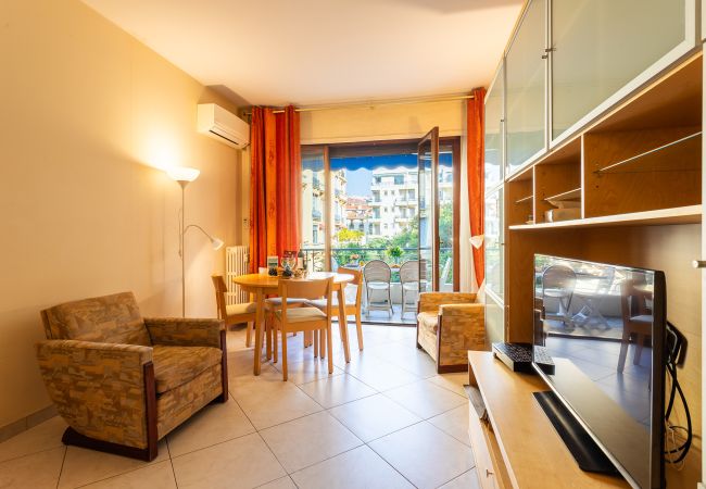 Appartement à Nice -  LE FRANCE-MASSENET, Appartement contemporain avec terrasse by RIVIERA HOLIDAY HOMES  Appartement à Nice -  LE FRANCE-MASSENET, Appartement contemporain avec terrasse by RIVIERA HOLIDAY HOMES