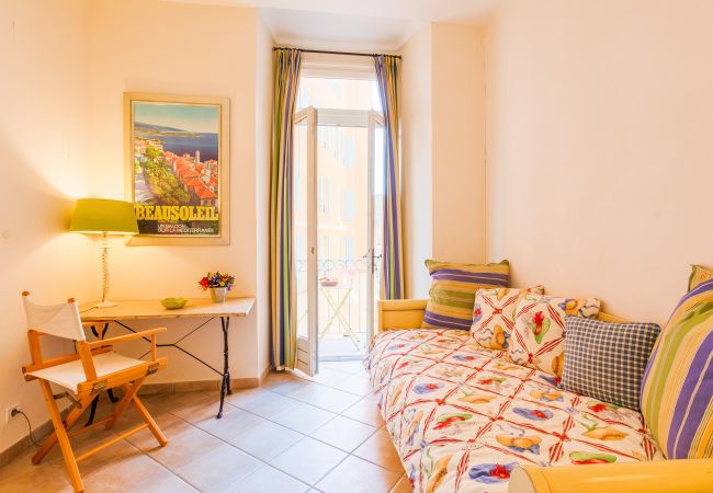 Appartement à Villefranche-sur-Mer -  ON VILLEFRANCHE BAY, Appartement Vue Mer Balcon proche Plages by RIVIERA HOLIDAY HOMES  Appartement à Villefranche-sur-Mer -  ON VILLEFRANCHE BAY, Appartement Vue Mer Balcon proche Plages by RIVIERA HOLIDAY HOMES