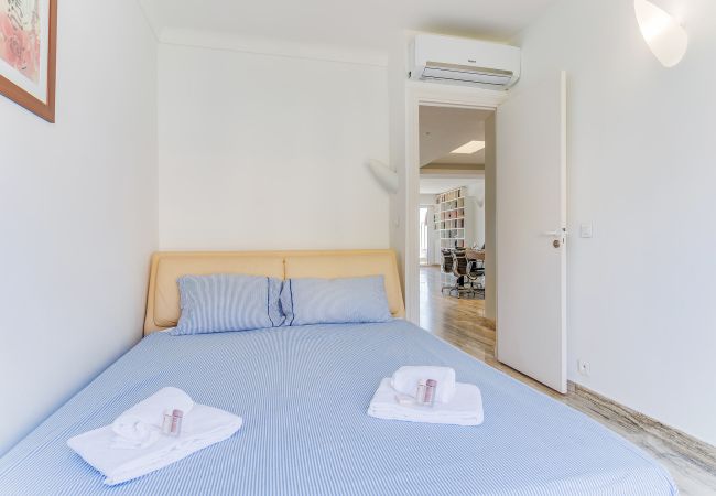 Appartement à Villefranche-sur-Mer - PANORAMIC ESTEREL AP4475 By Riviera Holiday Homes  Appartement à Villefranche-sur-Mer - PANORAMIC ESTEREL AP4475 By Riviera Holiday Homes