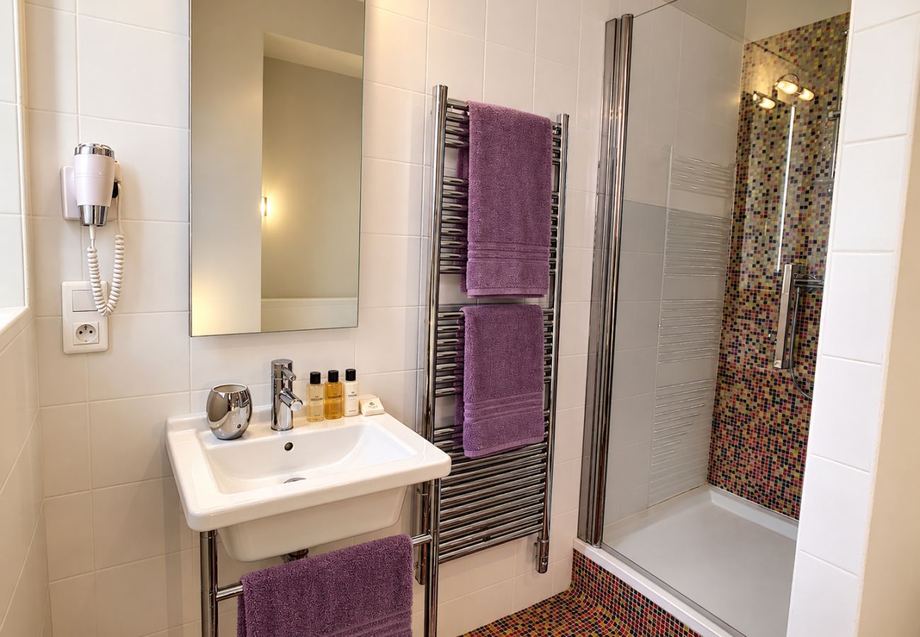 Appartement à Cannes - Appartement 3 pièces rue d'Antibes CIR3374
