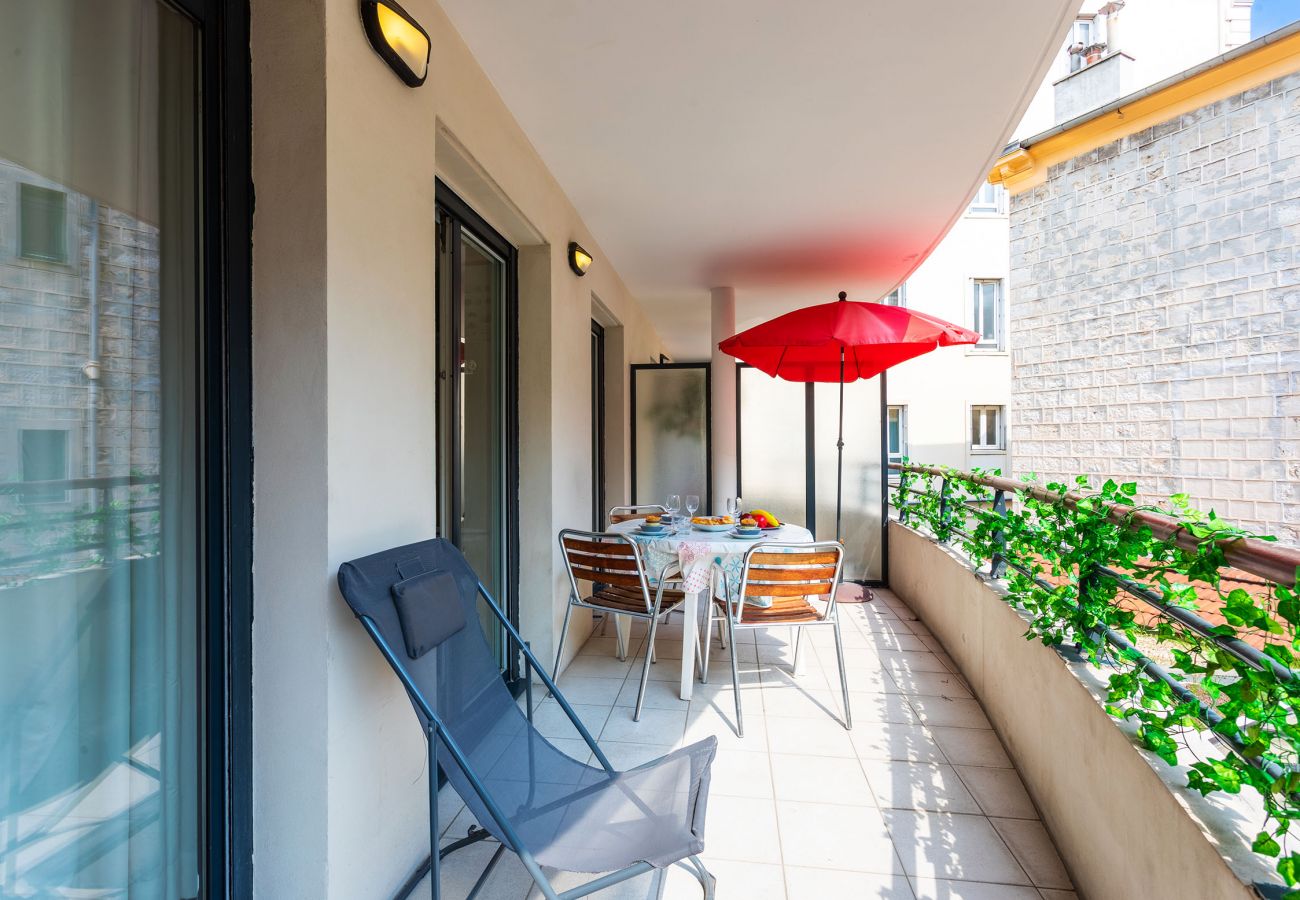 Appartement à Nice -  PALAIS LIBERTE,  Appartement avec terrasse, proche plage  by RIVIERA HOLIDAY HOMES 