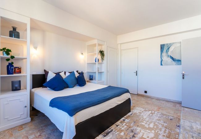 Appartement à Nice -  PLAZA TERRACE, Magnifique appartement avec terrasse, vue mer  Appartement à Nice -  PLAZA TERRACE, Magnifique appartement avec terrasse, vue mer