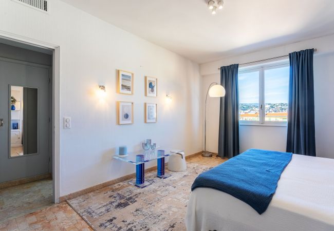 Appartement à Nice -  PLAZA TERRACE, Magnifique appartement avec terrasse, vue mer  Appartement à Nice -  PLAZA TERRACE, Magnifique appartement avec terrasse, vue mer
