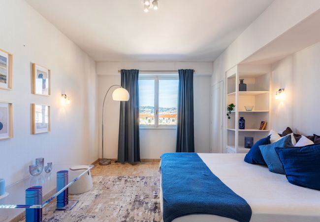 Appartement à Nice -  PLAZA TERRACE, Magnifique appartement avec terrasse, vue mer  Appartement à Nice -  PLAZA TERRACE, Magnifique appartement avec terrasse, vue mer