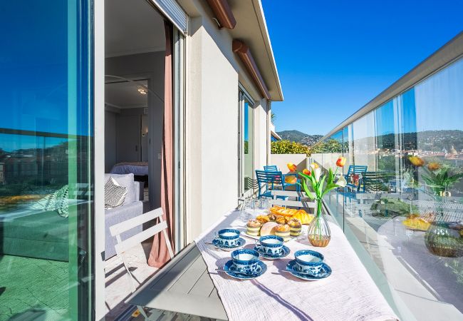 Appartement à Nice -  PLAZA TERRACE, Magnifique appartement avec terrasse, vue mer  Appartement à Nice -  PLAZA TERRACE, Magnifique appartement avec terrasse, vue mer