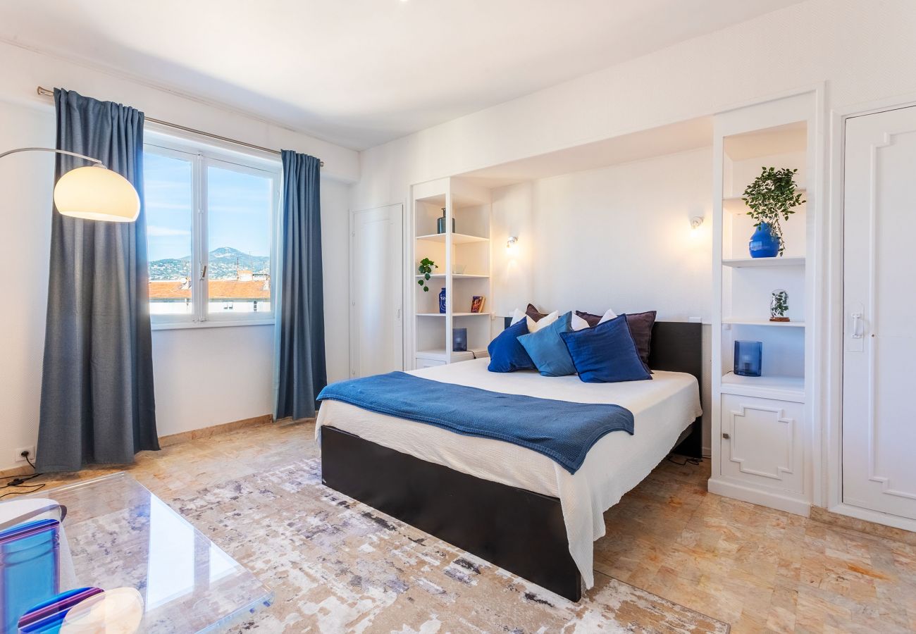 Appartement à Nice -  PLAZA TERRACE, Magnifique appartement avec terrasse, vue mer by RIVIERA HOLIDAY HOMES 