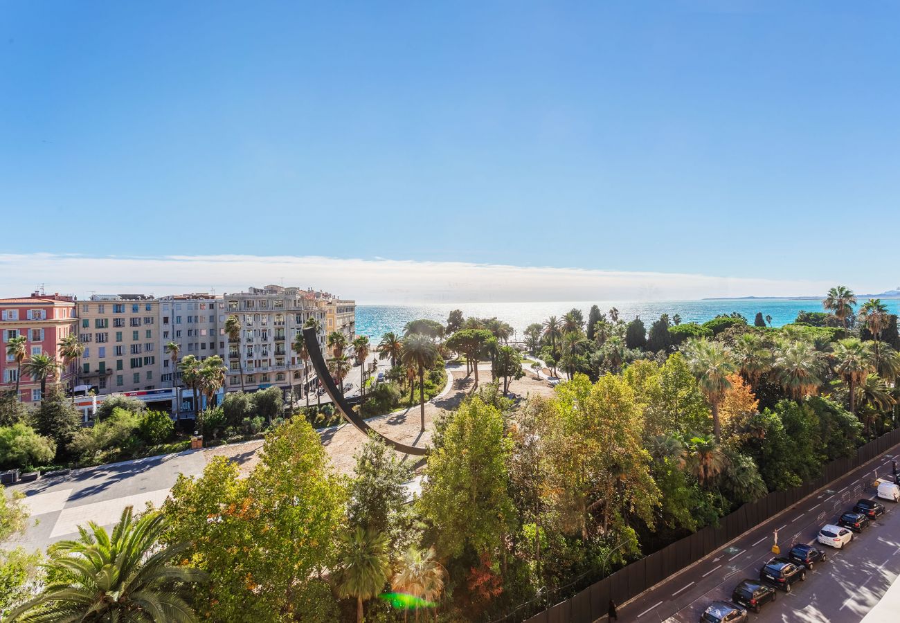 Appartement à Nice -  PLAZA TERRACE, Magnifique appartement avec terrasse, vue mer by RIVIERA HOLIDAY HOMES 