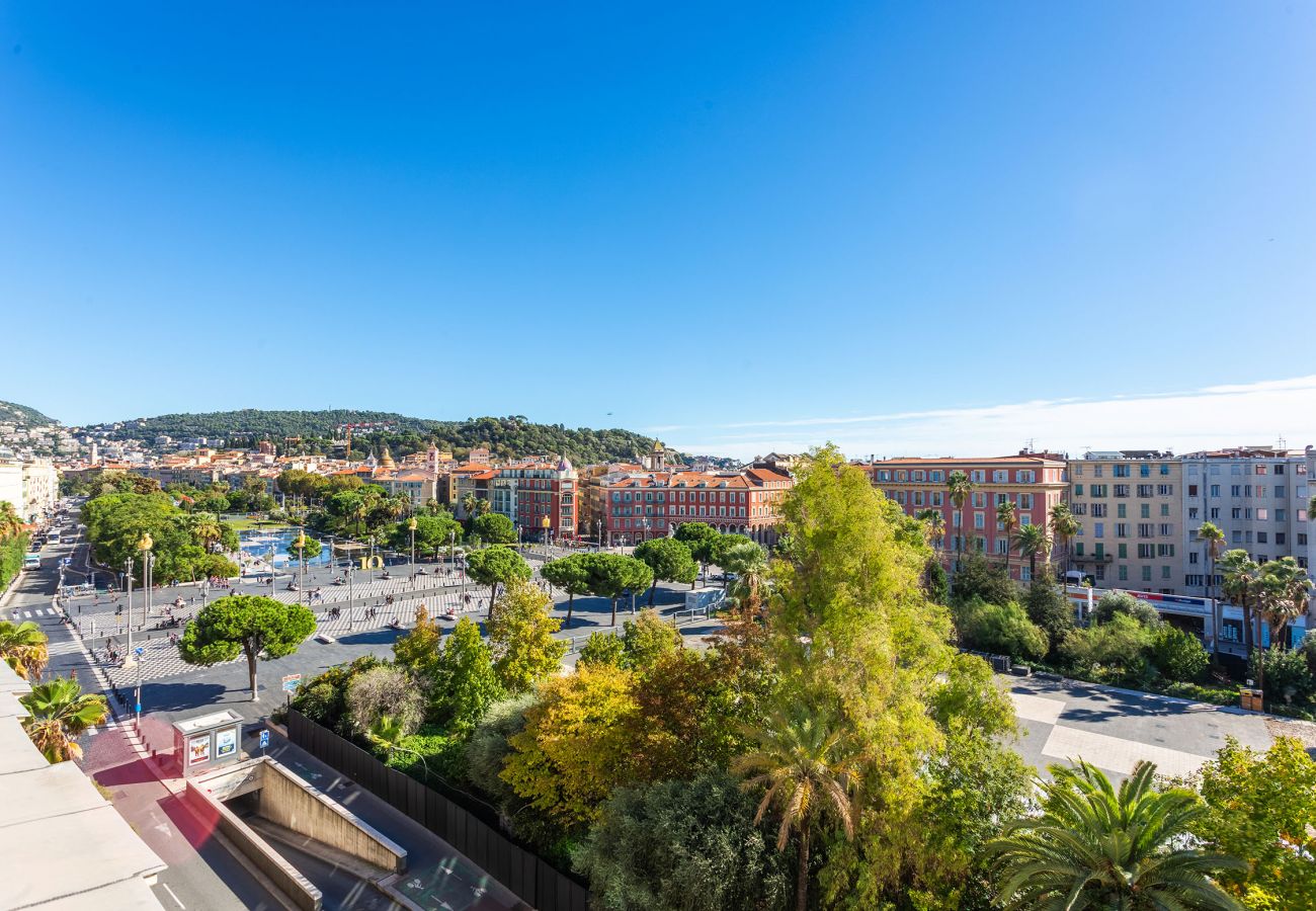 Appartement à Nice -  PLAZA TERRACE, Magnifique appartement avec terrasse, vue mer by RIVIERA HOLIDAY HOMES 