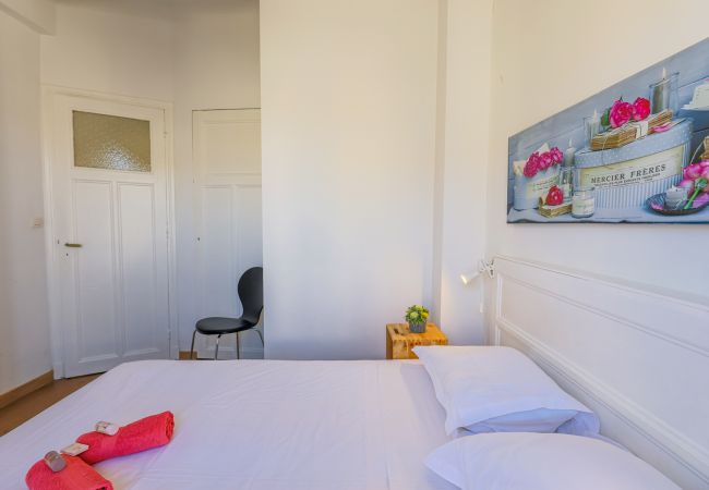 Appartement à Nice -  PALAIS L'ESCURIAL, Appartement avec terrasse, proche du centre ville by RIVIERA HOLIDAY HOMES  Appartement à Nice -  PALAIS L'ESCURIAL, Appartement avec terrasse, proche du centre ville by RIVIERA HOLIDAY HOMES