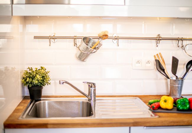 Appartement à Nice -  PALAIS L'ESCURIAL, Appartement avec terrasse, proche du centre ville by RIVIERA HOLIDAY HOMES  Appartement à Nice -  PALAIS L'ESCURIAL, Appartement avec terrasse, proche du centre ville by RIVIERA HOLIDAY HOMES