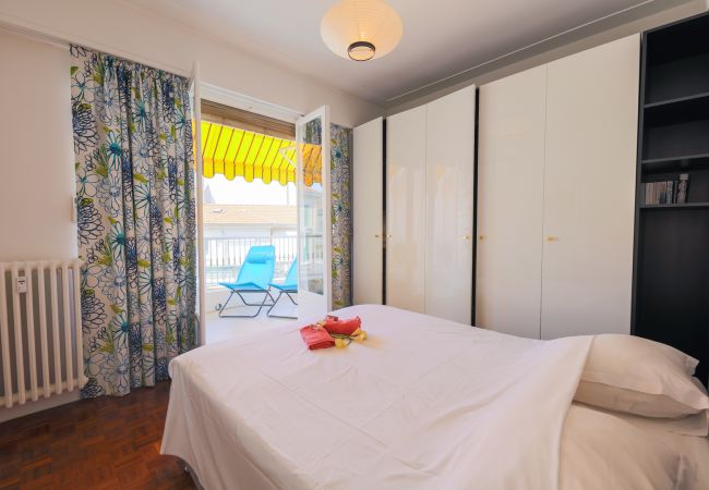 Appartement à Nice - LE PALACE, Bel appartement avec terrasse,  proche centre  by RIVIERA HOLIDAY HOMES  Appartement à Nice - LE PALACE, Bel appartement avec terrasse,  proche centre  by RIVIERA HOLIDAY HOMES