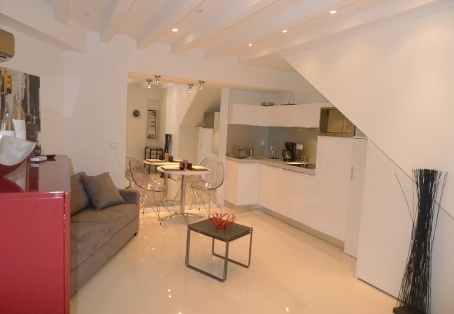 SALON / COIN REPAS SALON / COIN REPAS