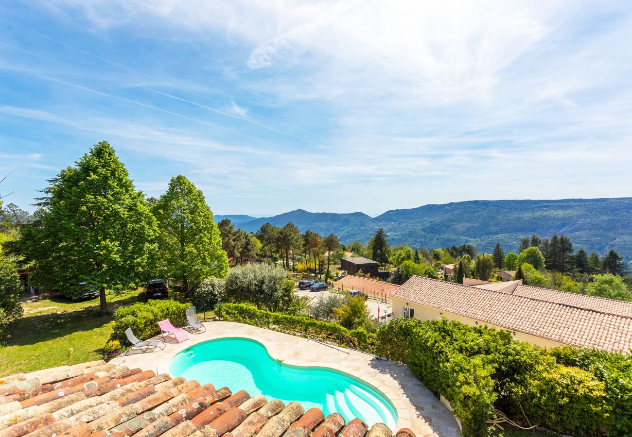 Villa à Berre-les-Alpes -  VILLA ROCHE GRISE, Belle Villa, calme, jardin et piscine  by RIVIERA HOLIDAY HOMES 