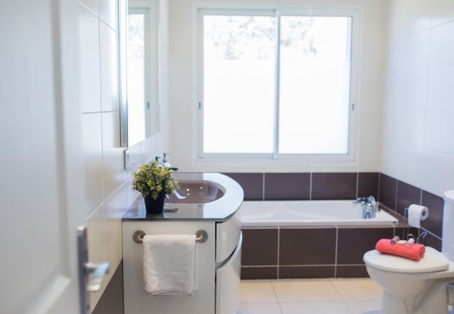 SALLE DE BAIN 1 SALLE DE BAIN 1