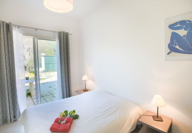 CHAMBRE 2 CHAMBRE 2