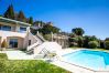 Villa à Nice -  VINAIGRIER HILLS, Grande Villa avec terrasse, piscine une belle vue mer by RIVIERA HOLIDAY HOMES  Villa à Nice -  VINAIGRIER HILLS, Grande Villa avec terrasse, piscine une belle vue mer by RIVIERA HOLIDAY HOMES