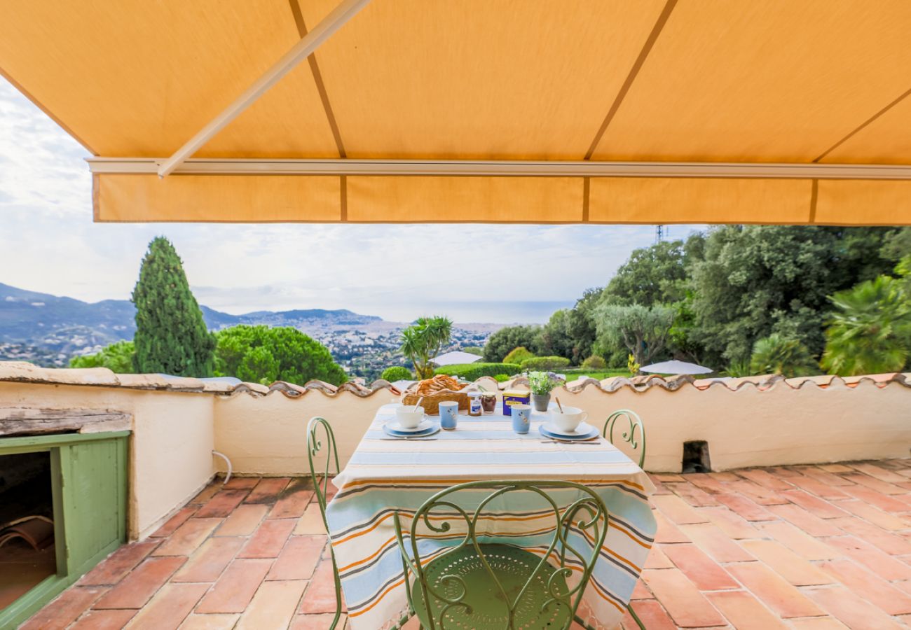 Terrasse avec vue mer autre vue