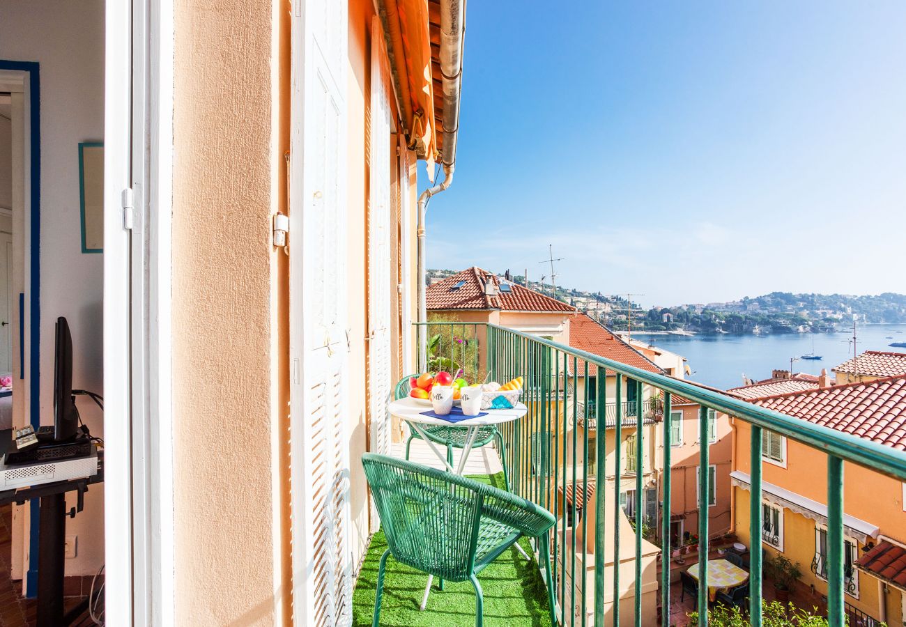 Appartement à Villefranche-sur-Mer -  MAIOUN VILLEFRANCHE, Appartement balcon vue mer by RIVIERA HOLIDAY HOMES 
