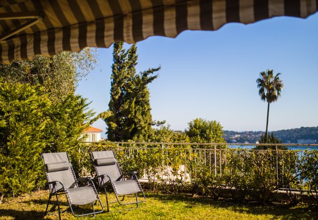 Appartement à Villefranche-sur-Mer - JARDIN FIGUIERS, grande terrasse  jardin vue mer, piscine  by RIVIERA HOLIDAY HOMES  Appartement à Villefranche-sur-Mer - JARDIN FIGUIERS, grande terrasse  jardin vue mer, piscine  by RIVIERA HOLIDAY HOMES