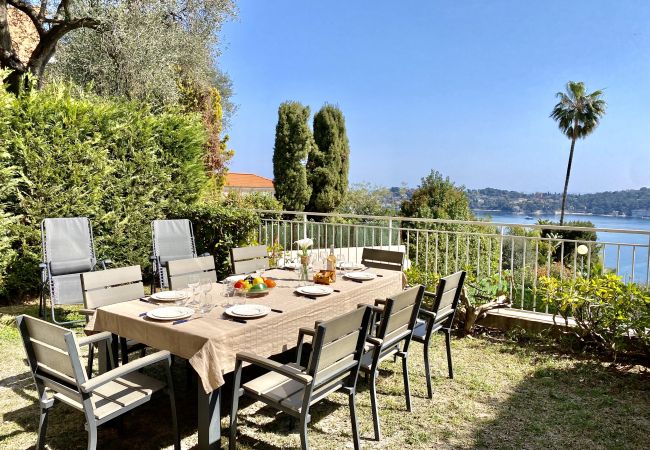 Appartement à Villefranche-sur-Mer - JARDIN FIGUIERS, grande terrasse  jardin vue mer, piscine  by RIVIERA HOLIDAY HOMES  Appartement à Villefranche-sur-Mer - JARDIN FIGUIERS, grande terrasse  jardin vue mer, piscine  by RIVIERA HOLIDAY HOMES