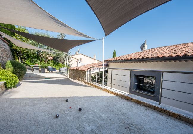 LE TERRAIN DE BOULES LE TERRAIN DE BOULES
