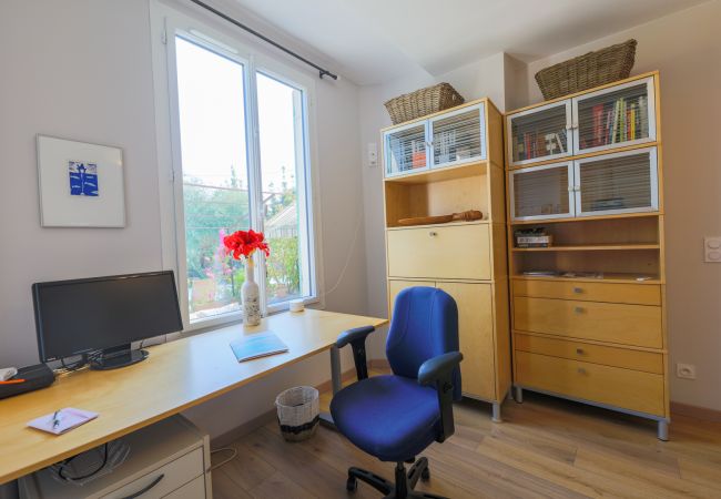 Villa à Vence - LA VENCIANNE II  Grande Villa avec jardin, piscine  by RIVIERA HOLIDAY HOMES Villa à Vence - LA VENCIANNE II  Grande Villa avec jardin, piscine  by RIVIERA HOLIDAY HOMES