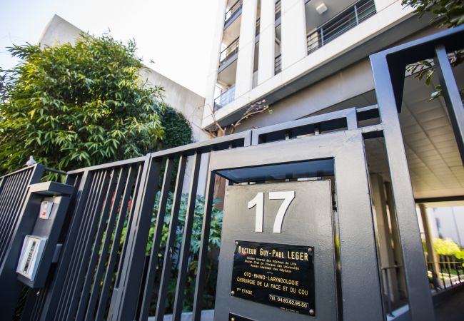 Appartement à Nice -  VICTOR HUGO, Très bel appartement avec terrasse  by RIVIERA HOLIDAY HOMES  Appartement à Nice -  VICTOR HUGO, Très bel appartement avec terrasse  by RIVIERA HOLIDAY HOMES