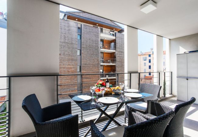 Appartement à Nice -  VICTOR HUGO, Très bel appartement avec terrasse  by RIVIERA HOLIDAY HOMES  Appartement à Nice -  VICTOR HUGO, Très bel appartement avec terrasse  by RIVIERA HOLIDAY HOMES