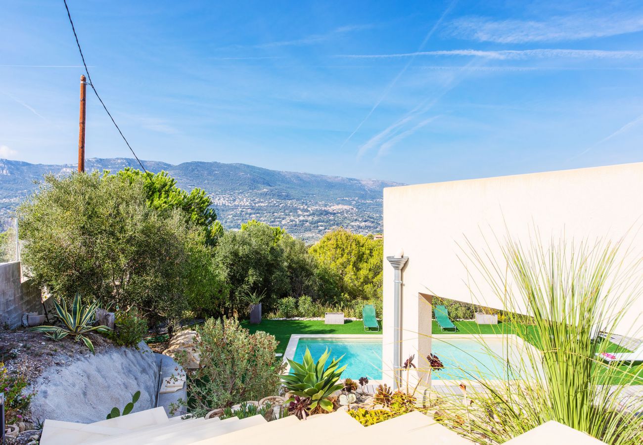 Villa à Nice - BELLET HILLS Belle villa avec piscine et vue montagne