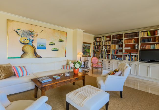 Appartement à Juan-les-Pins - LE CHATEAU DE LA PINEDE By Riviera Holiday Homes Appartement à Juan-les-Pins - LE CHATEAU DE LA PINEDE By Riviera Holiday Homes