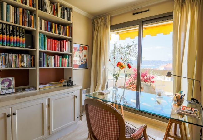 Appartement à Juan-les-Pins - LE CHATEAU DE LA PINEDE By Riviera Holiday Homes Appartement à Juan-les-Pins - LE CHATEAU DE LA PINEDE By Riviera Holiday Homes
