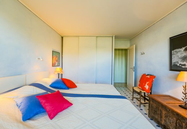 Appartement à Juan-les-Pins - LE CHATEAU DE LA PINEDE By Riviera Holiday Homes Appartement à Juan-les-Pins - LE CHATEAU DE LA PINEDE By Riviera Holiday Homes