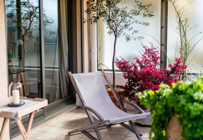 Appartement à Juan-les-Pins - LE CHATEAU DE LA PINEDE By Riviera Holiday Homes Appartement à Juan-les-Pins - LE CHATEAU DE LA PINEDE By Riviera Holiday Homes