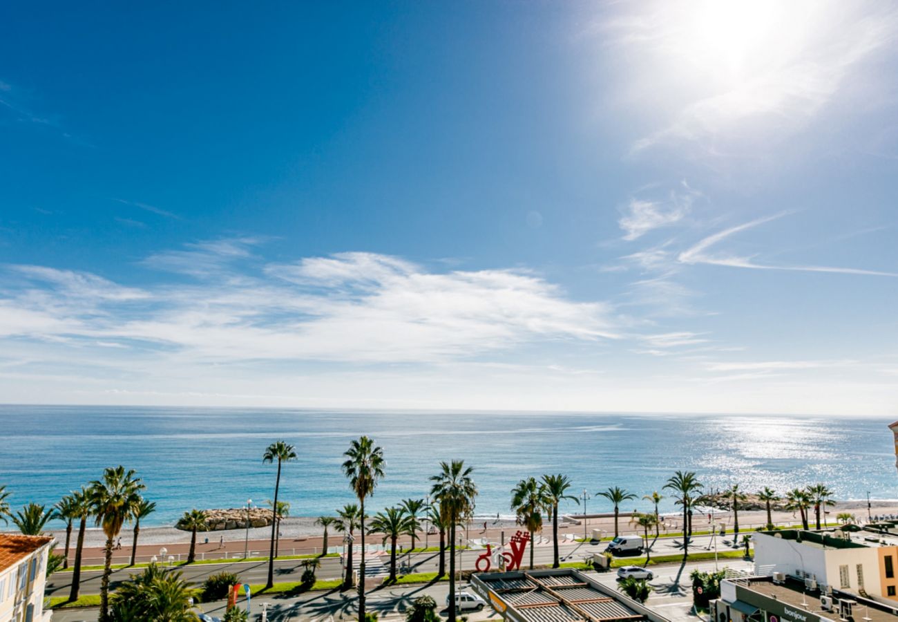 Vue sur la Promenade des Anglais