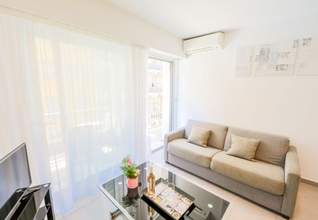 Appartement à Nice - SUEDE By Riviera Holiday Homes Appartement à Nice - SUEDE By Riviera Holiday Homes