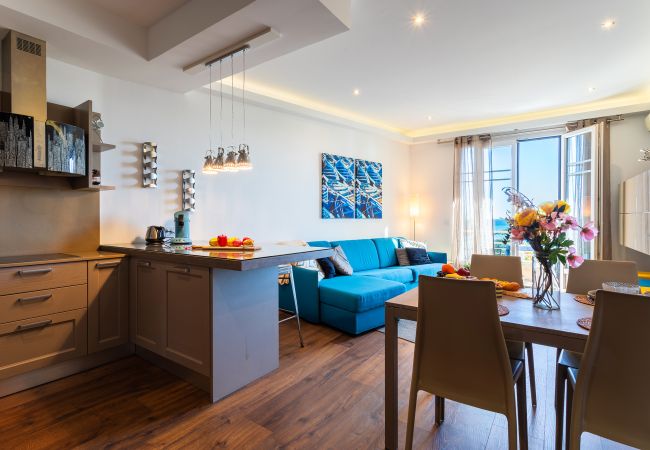 Appartement à Nice - BAMBOO PLAGE AP4220 by Riviera Holiday Homes  Appartement à Nice - BAMBOO PLAGE AP4220 by Riviera Holiday Homes