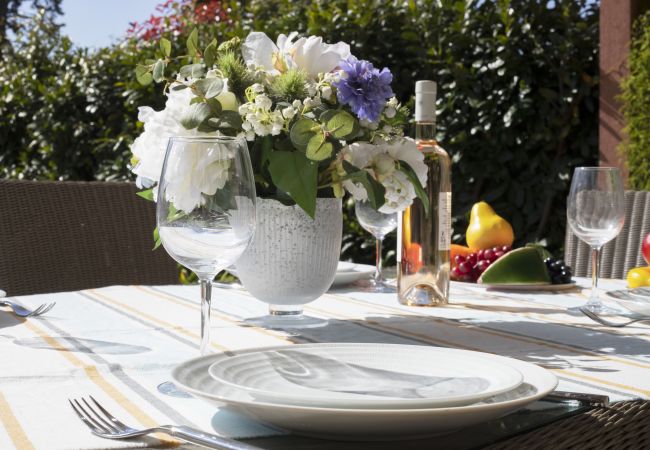 Appartement à Nice - DOMAINE DES ROSES, piscine, jardin, clim  By Riviera Holiday Homes Appartement à Nice - DOMAINE DES ROSES, piscine, jardin, clim  By Riviera Holiday Homes