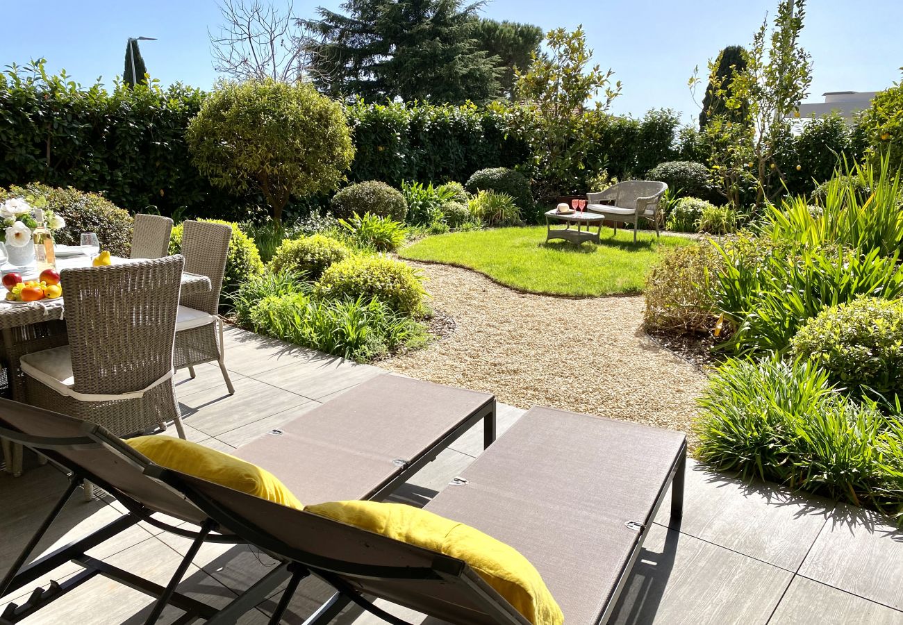 Appartement avec terrasse et jardin