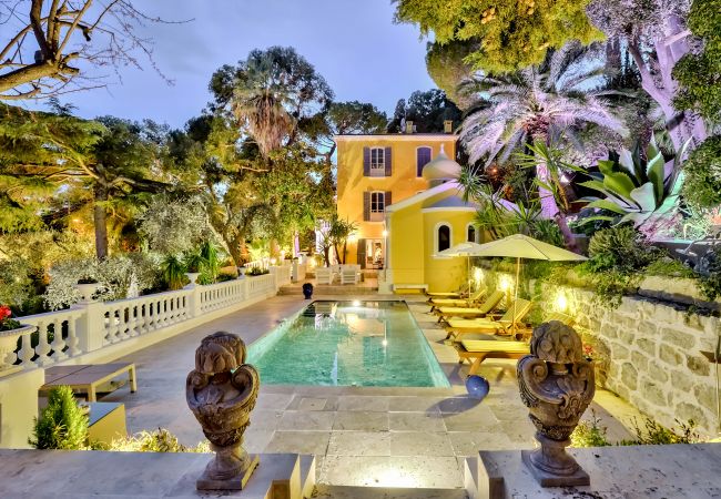 Spacieuse villa avec piscine à Nice