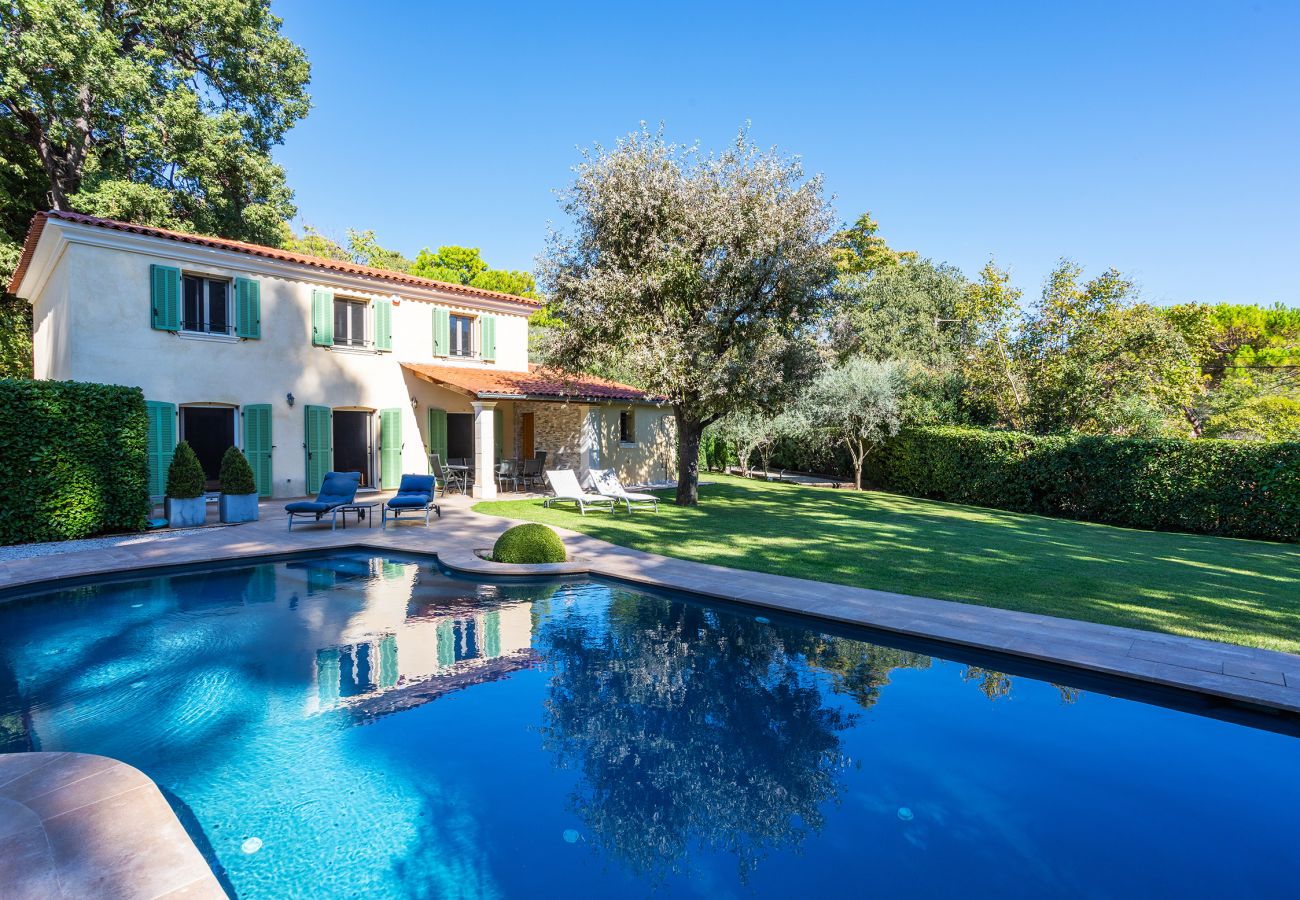 VILLA AVEC PISCINE VILLA AVEC PISCINE