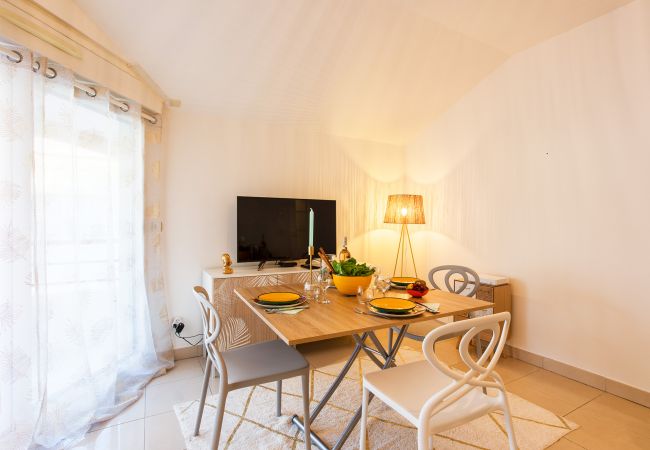 Appartement à Nice - PALAIS LIBERTE 4 By Riviera Holiday Homes Appartement à Nice - PALAIS LIBERTE 4 By Riviera Holiday Homes