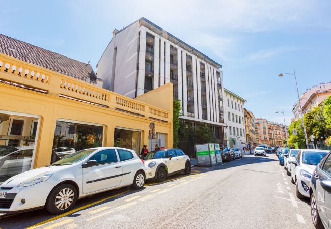Appartement à Nice - VICTOR  HUGO II Appartement moderne avec terrasse by Riviera Holiday Homes Appartement à Nice - VICTOR  HUGO II Appartement moderne avec terrasse by Riviera Holiday Homes