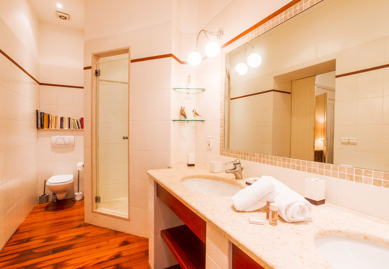 Appartement à Nice - PALAIS ALBERT 1ER By Riviera Holiday Homes