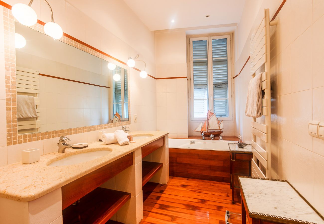 Appartement à Nice - PALAIS ALBERT 1ER By Riviera Holiday Homes