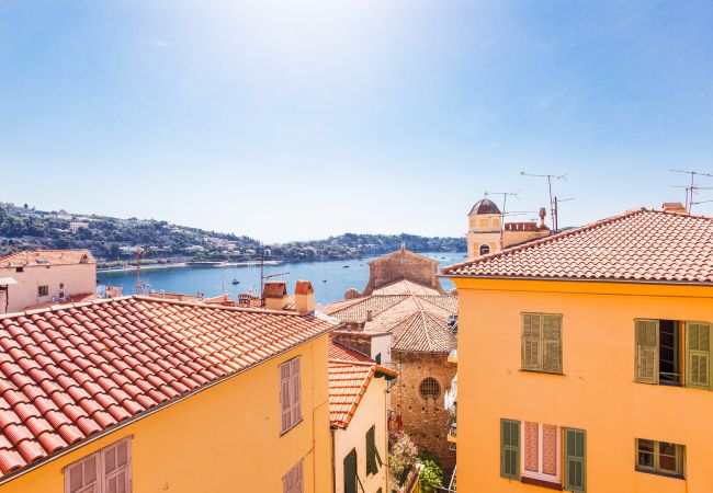 Appartement avec vue mer à Villefranche sur Mer Appartement avec vue mer à Villefranche sur Mer