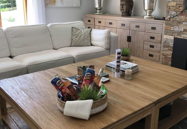 Villa à Châteauneuf-Grasse - Villa Ock en Bourg - Etoiles du Sud Villa à Châteauneuf-Grasse - Villa Ock en Bourg - Etoiles du Sud